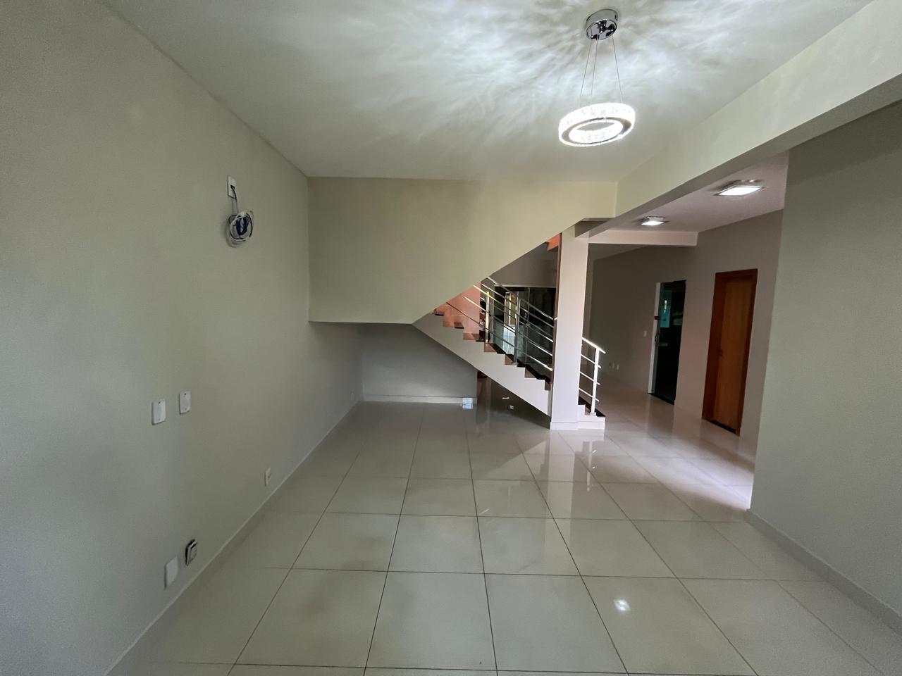 Sobrado de Luxo no Parque Anhanguera - 3 Quartos sendo 2 Suítes - 4 Vagas