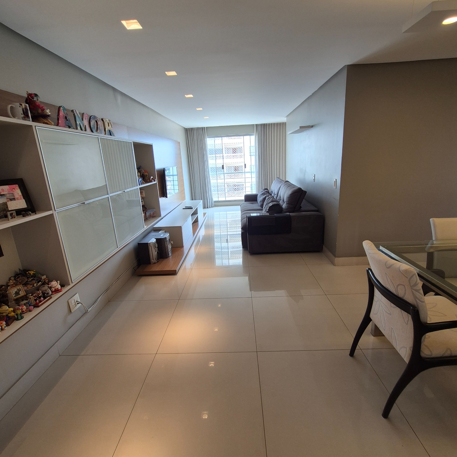 Apartamento Alto Padrão no Setor Bueno - 14º Andar com Vista Privilegiada