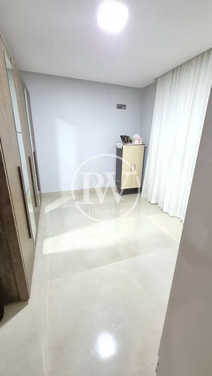 Sobrado à venda em condominio fechado, 4 quartos