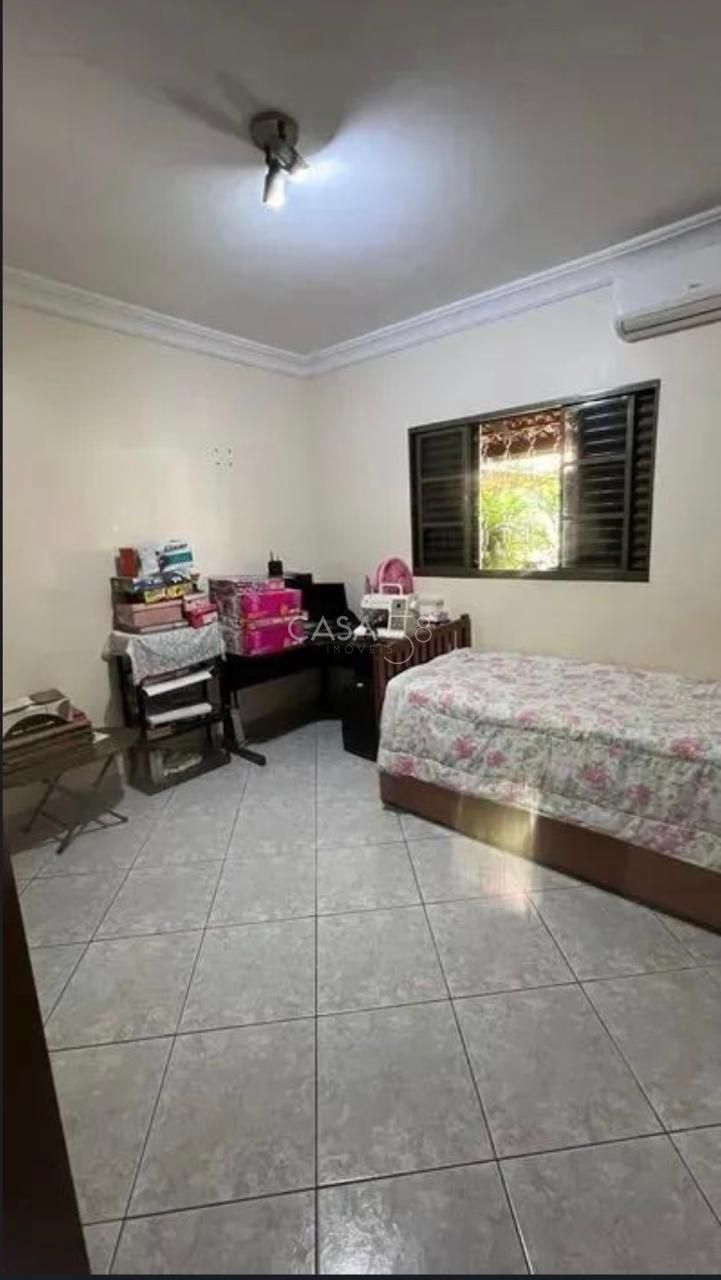 Casa Ampla à Venda – 3/4 com Suíte, Piscina e Escritório – 420m² de Terreno