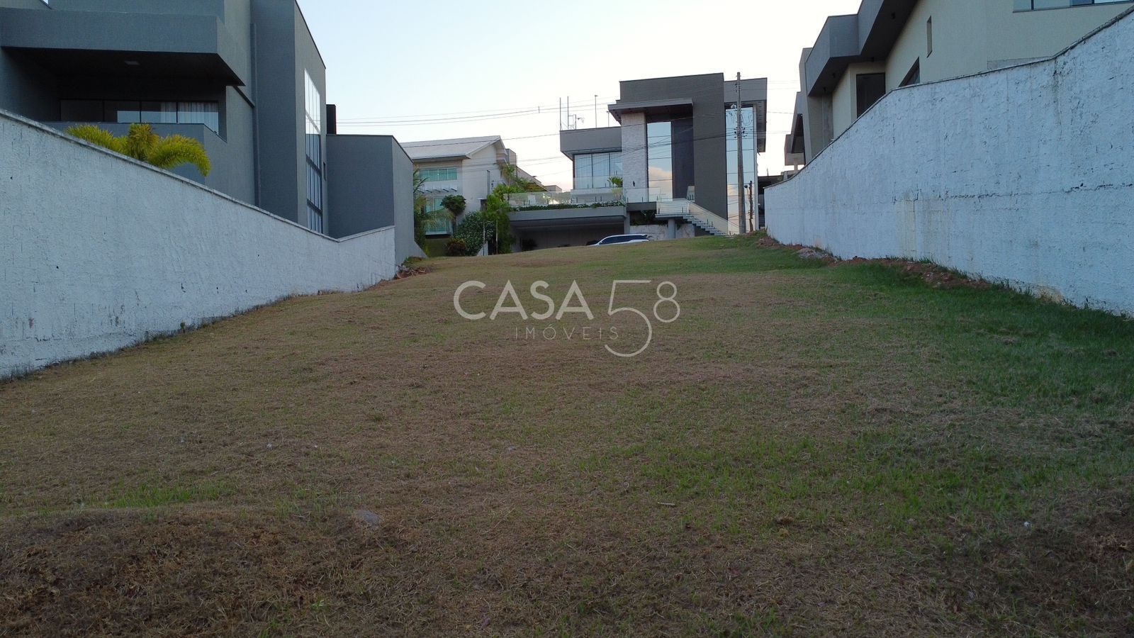 Lote Fundo para Mata no Condomínio do Lago