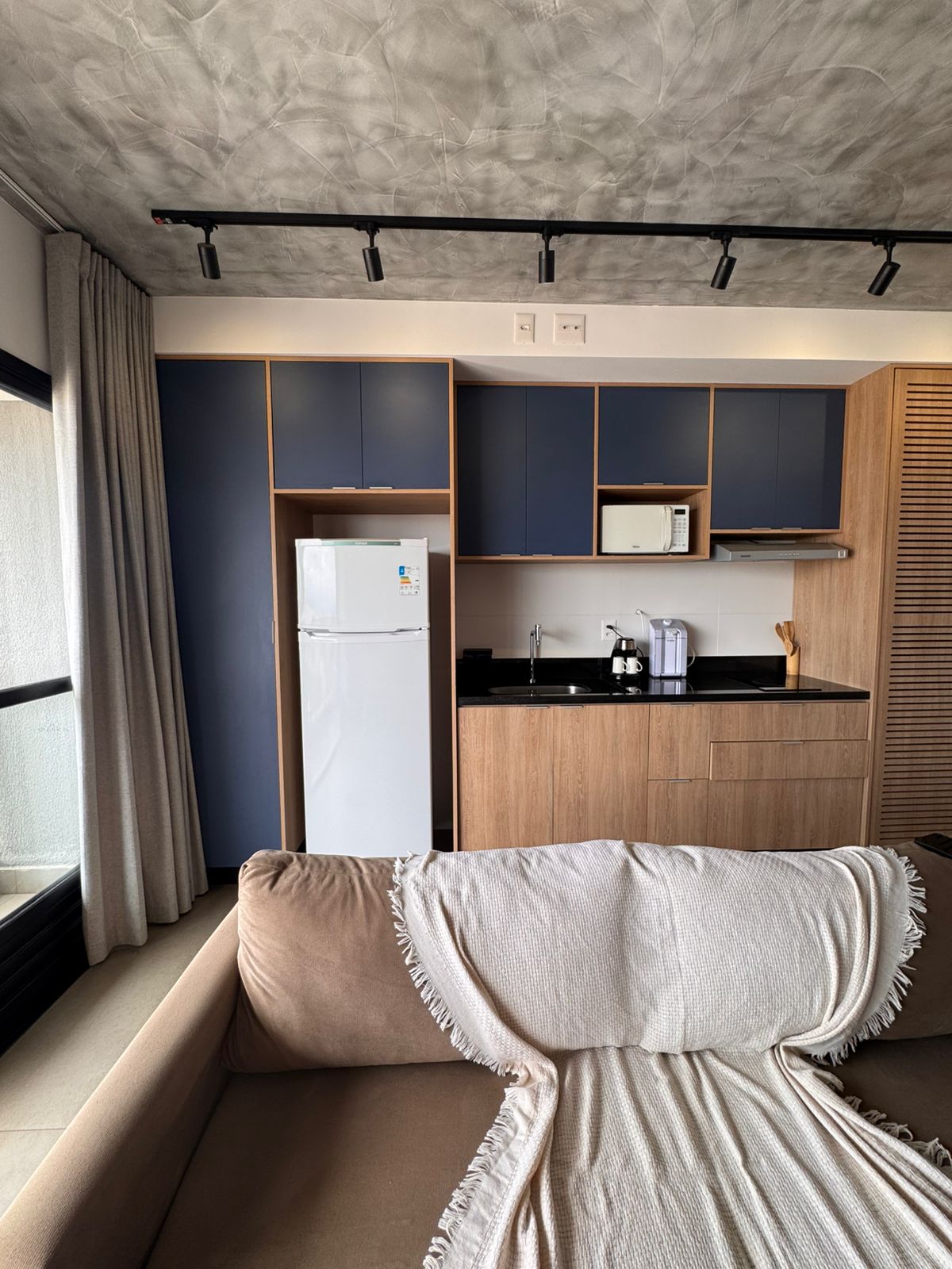 Flat para aluguel / mobiliado / 1 vaga / predio novo / rooftop no 38º / jacuzzi / piscina