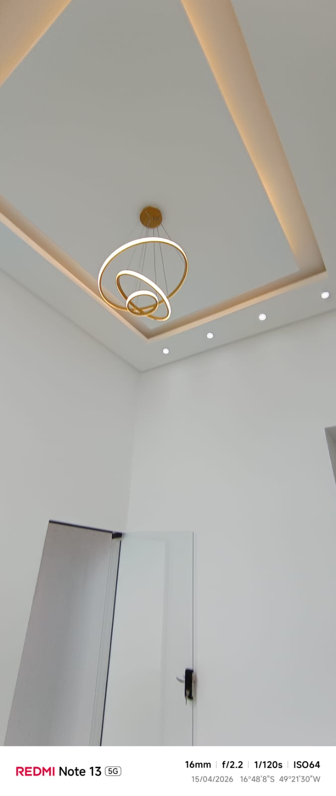 Casa a venda Jardim Himalaia / Aparecida de Goiania / 3 quartos / 1 suíte / Sala com pé-direito alto / Cozinha integrada à área gourmet / Churrasqueira