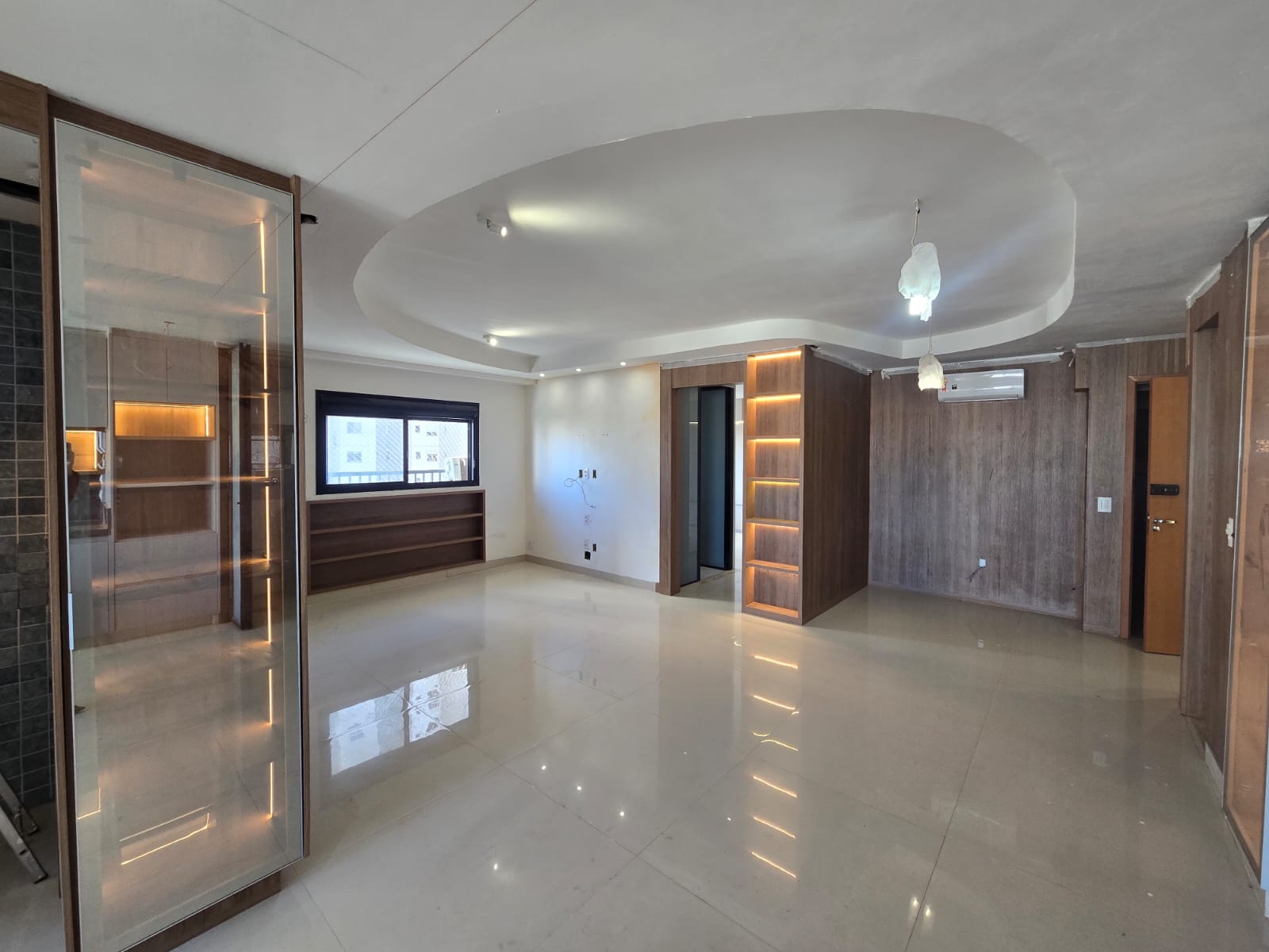 Apartamento à venda 104 m² / Setor Bueno / 2 suítes / lavabo / projeto luminotécnico e armários / prédio novo / Rua T-30
