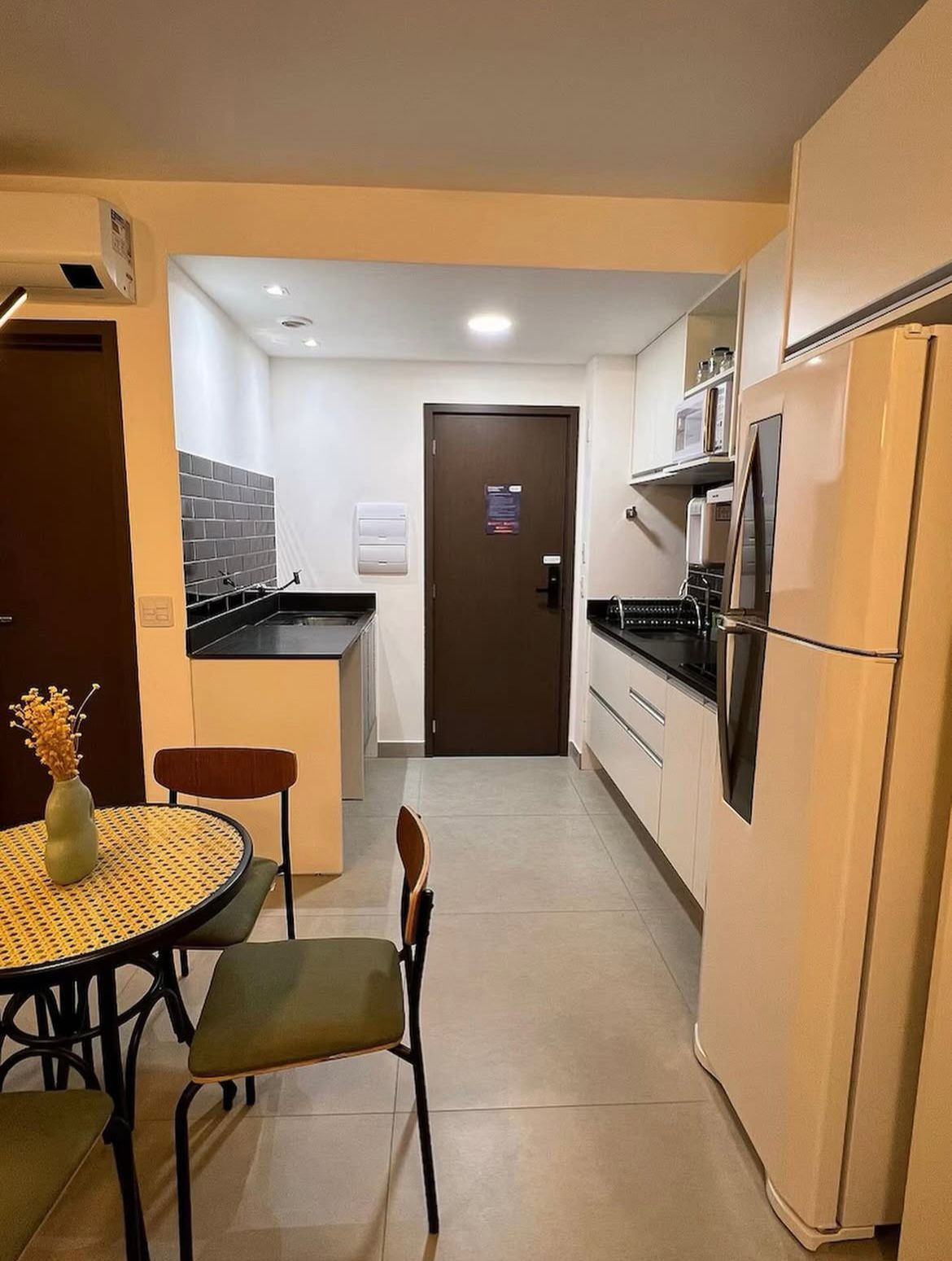 Flat à venda Setor Bueno / 44 m² / mobiliado e decorado / prédio novo / próximo ao Goiânia Shopping