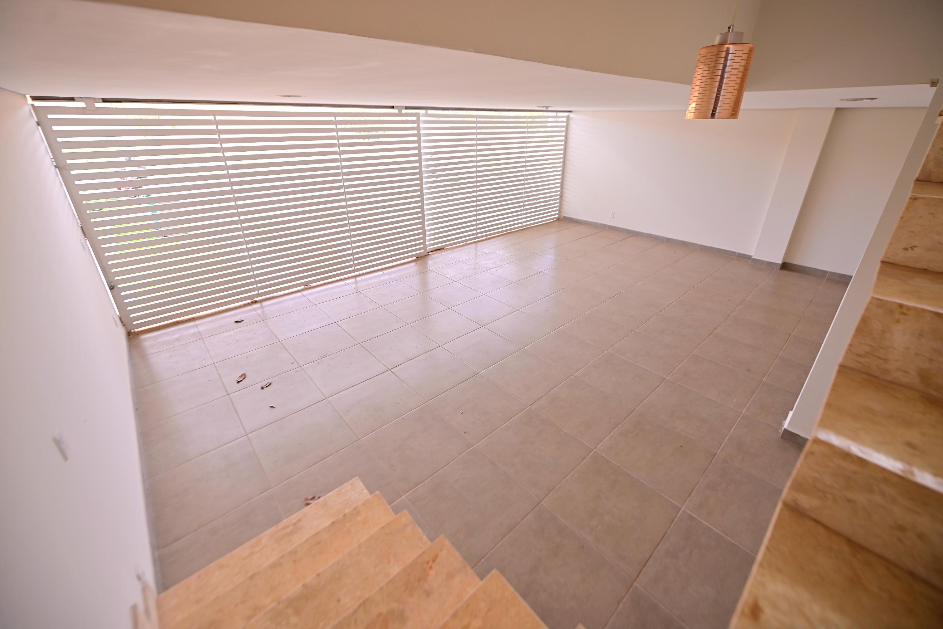 Sobrado à venda ou aluguel / alto padrão / Condomínio Alphaville Araguaia / lote de 620 m² / 404 m² de área construída / casa de esquina / posição elevada e vista permanente para a mata / • 3 suítes amplas / • Home office