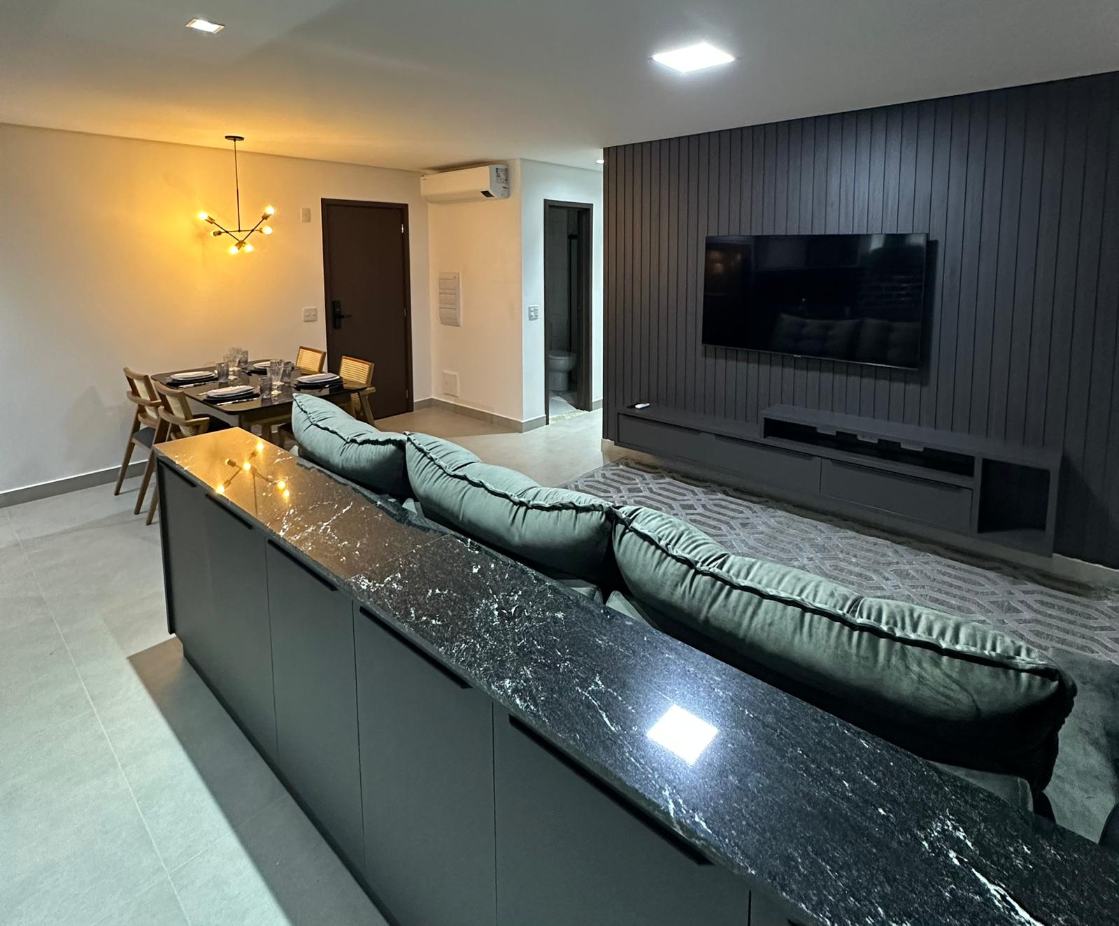 Apartamento aluguel / 2 quartos / 1 suite / mobiliado / Setor Bueno proximo Goiania shopping / predio novo / 1 vaga