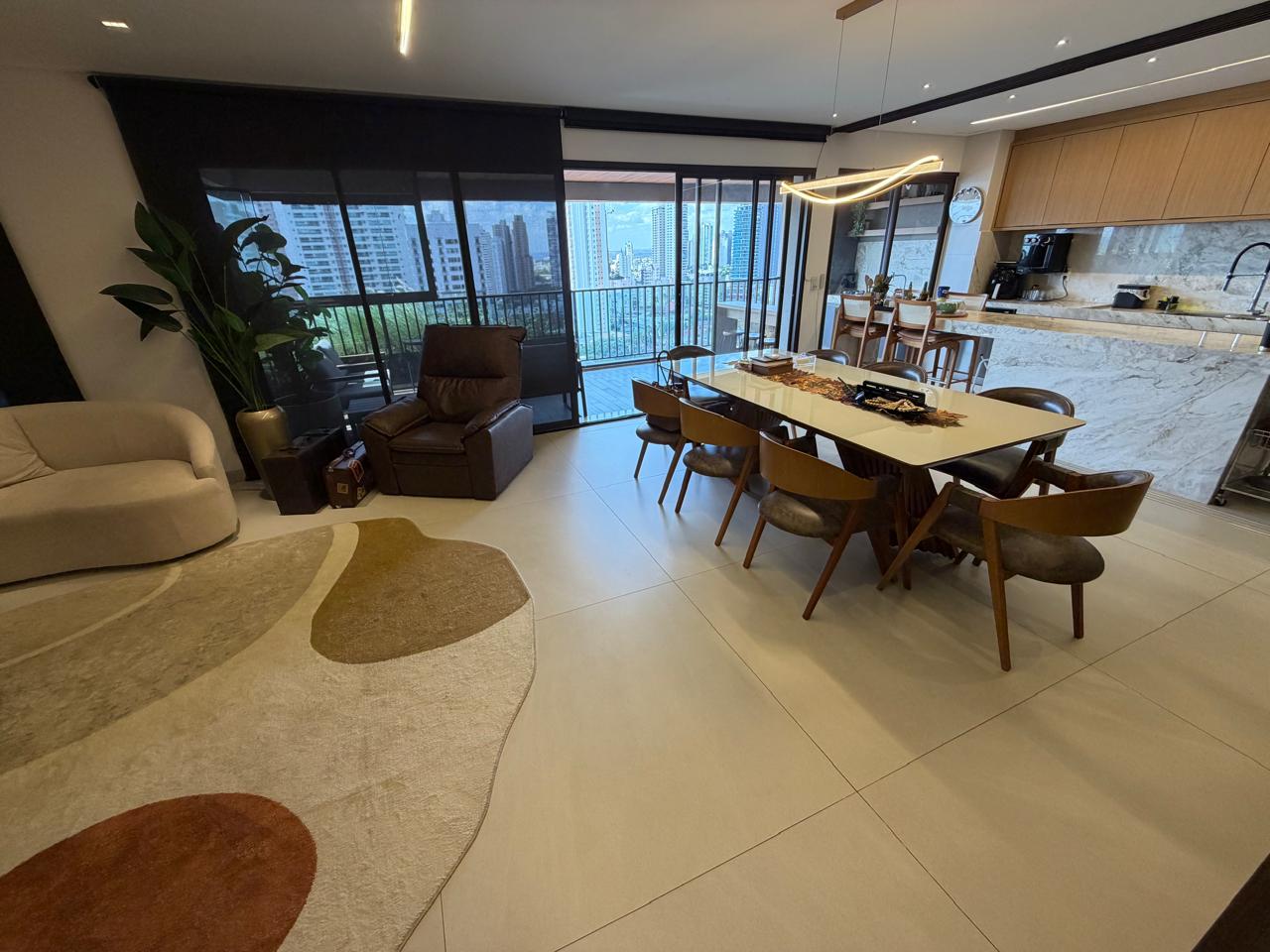 Apartamento de Alto Padrão à venda no Deck 23 Opus / 3 suítes / 204m² / 3 vagas / Mobiliado / Setor Bueno