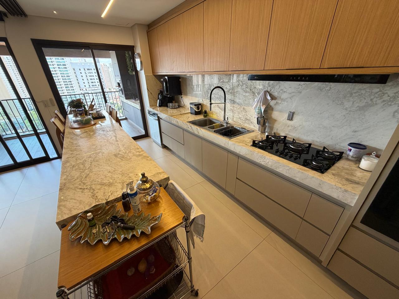 Apartamento de Alto Padrão à venda no Deck 23 Opus / 3 suítes / 204m² / 3 vagas / Mobiliado / Setor Bueno