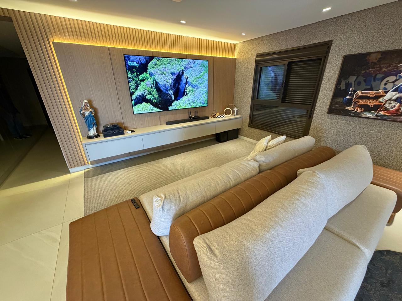 Apartamento de Alto Padrão à venda no Deck 23 Opus / 3 suítes / 204m² / 3 vagas / Mobiliado / Setor Bueno