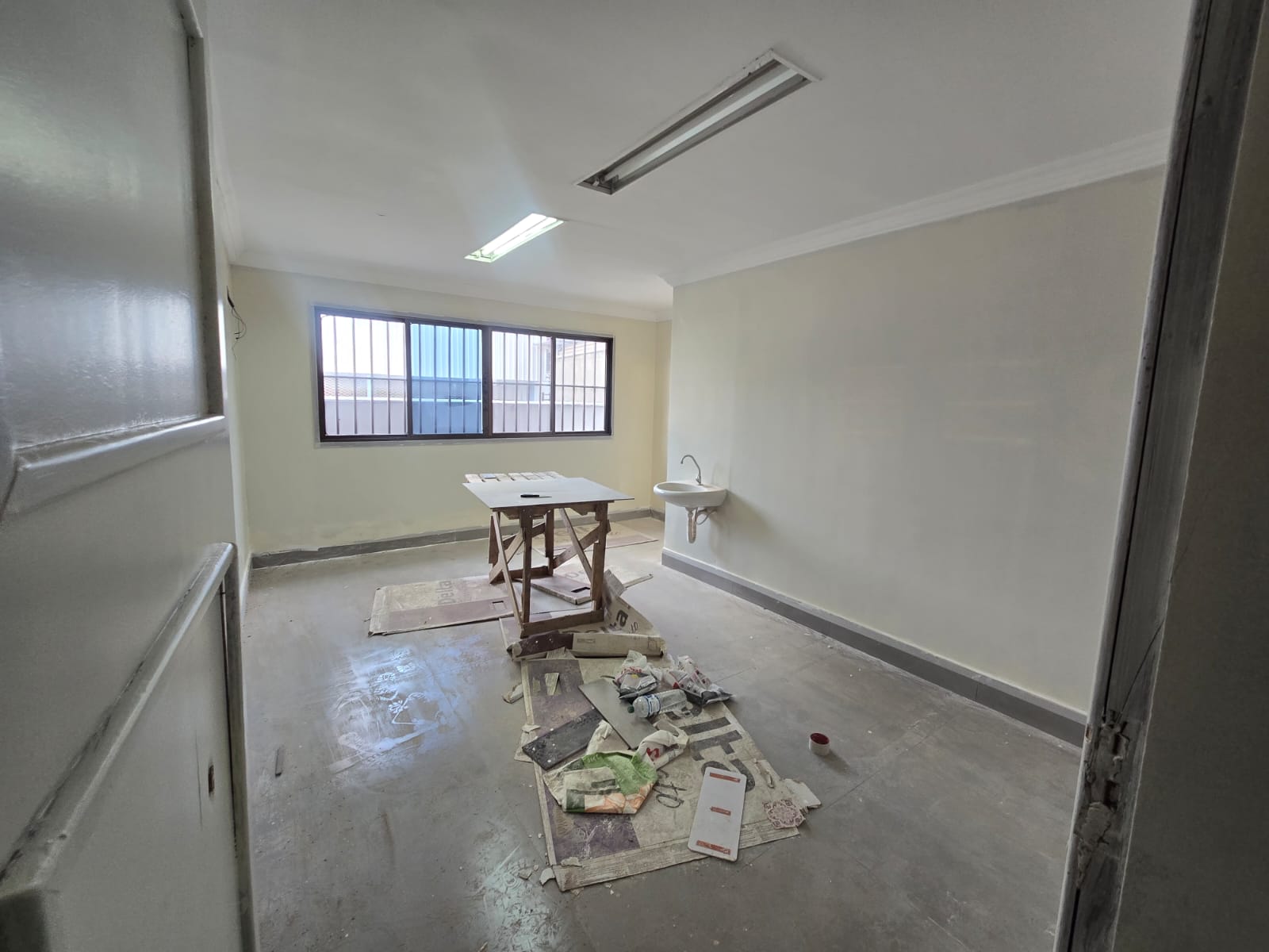 Locação de prédio comercial / Setor Marista / 650 m² / 8 vagas / 12 salas com pia / recepção / 3 salas grandes / ideal para clínicas, lojas, escolas, restaurantes