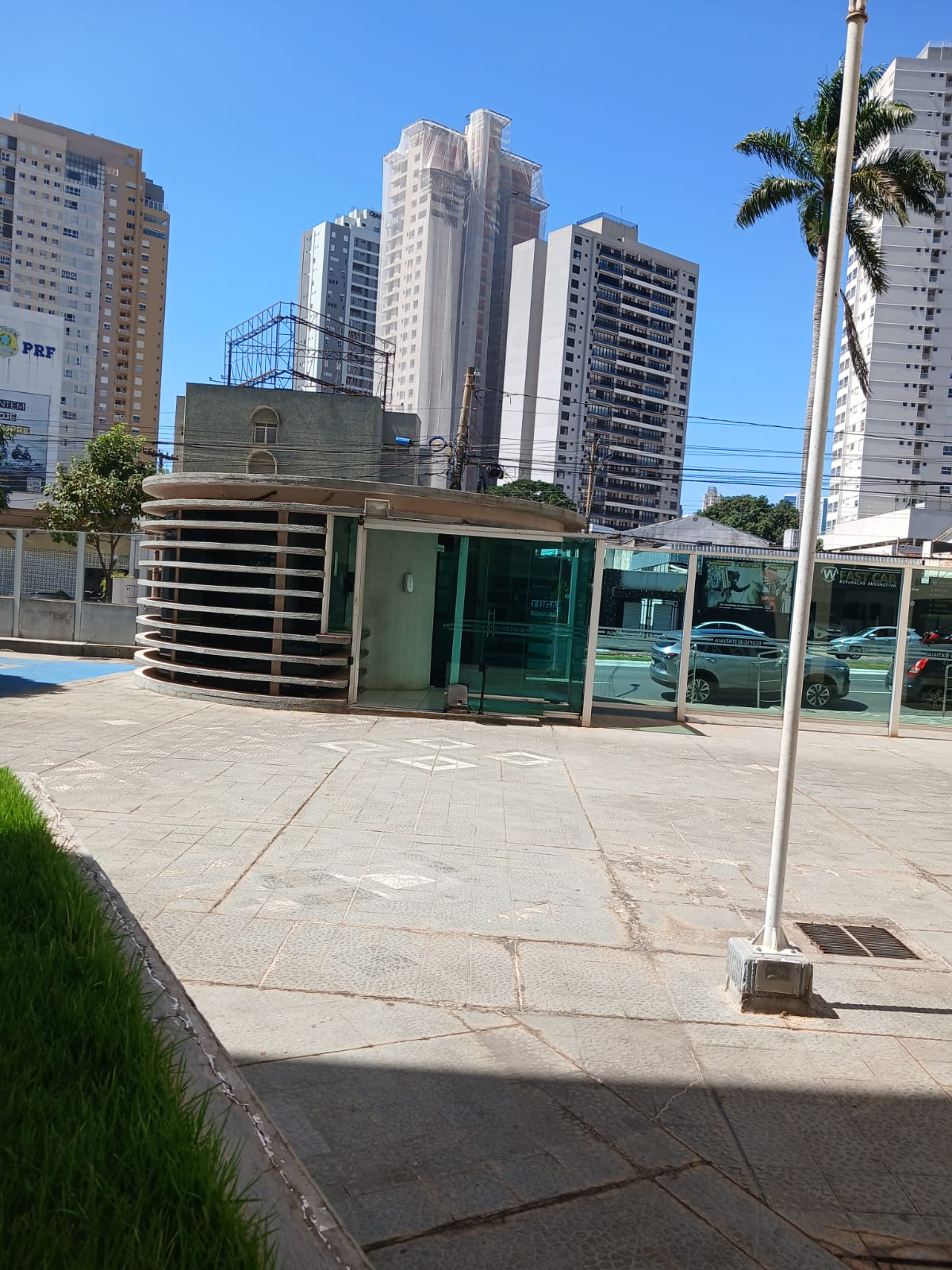 Apartamento à Venda no Edifício Itatiaia / 4 quartos / 1 suíte / 2 vagas / Setor Marista