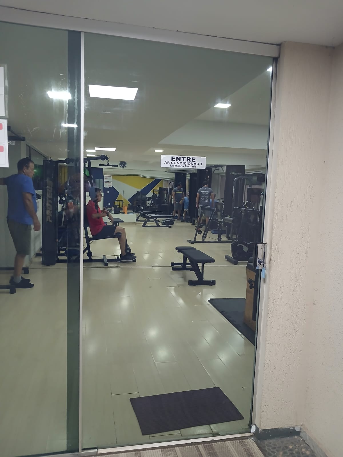 Apartamento à Venda no Edifício Itatiaia / 4 quartos / 1 suíte / 2 vagas / Setor Marista