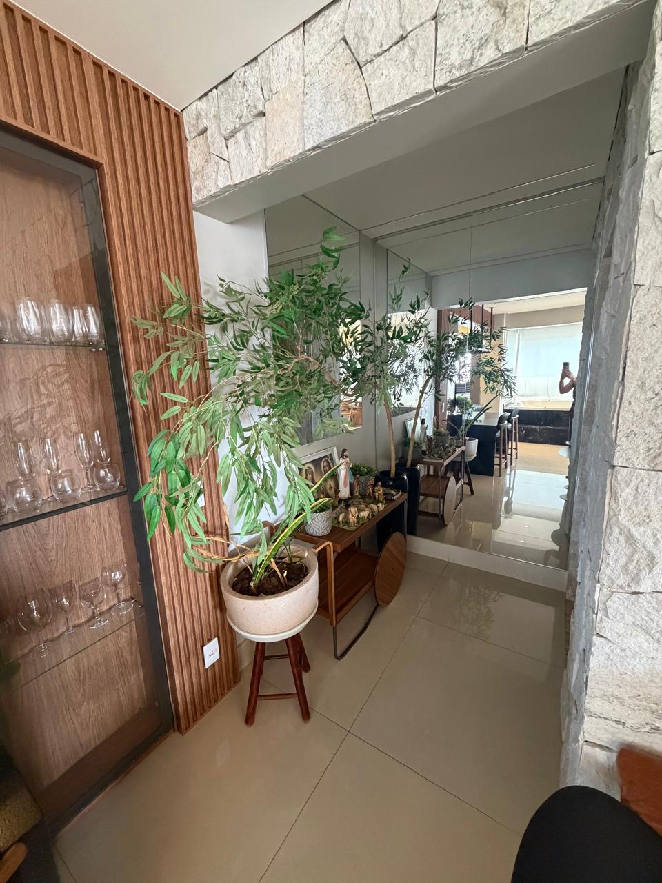 Aluguel apartamento alto padrão Setor Bueno / 123 m² / 2 suites / mobiliado / jacuzzi no apartamento / lazer completo
