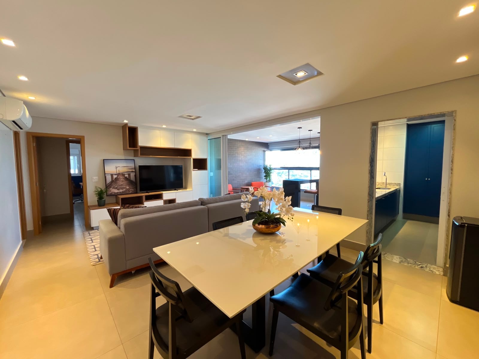 Aluguel de Apartamento no Residencial Maxxi 135 / 3 suítes / 2 vagas / 121m² / Setor Marista