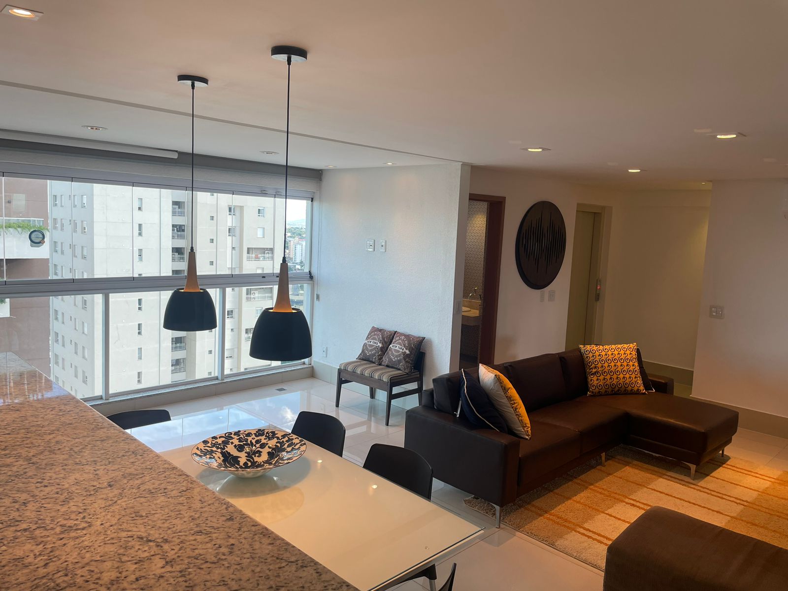 Apartamento 3 suítes para locação / Setor Marista / churrasqueira na varanda / prédio novo / mobiliado
