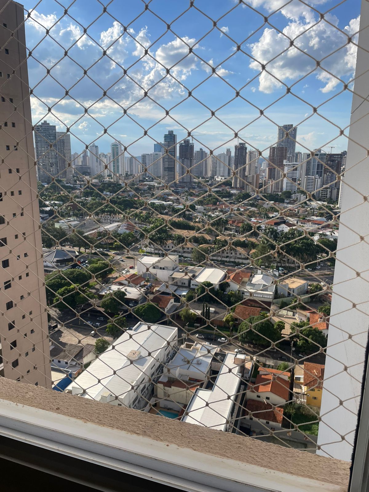 Apartamento 3 suítes para locação / Setor Marista / churrasqueira na varanda / prédio novo / mobiliado