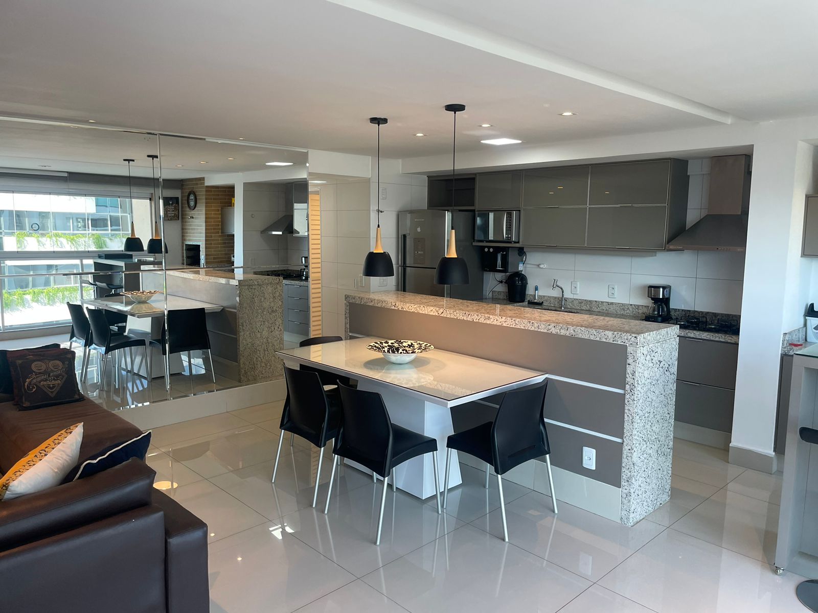 Apartamento 3 suítes para locação / Setor Marista / churrasqueira na varanda / prédio novo / mobiliado