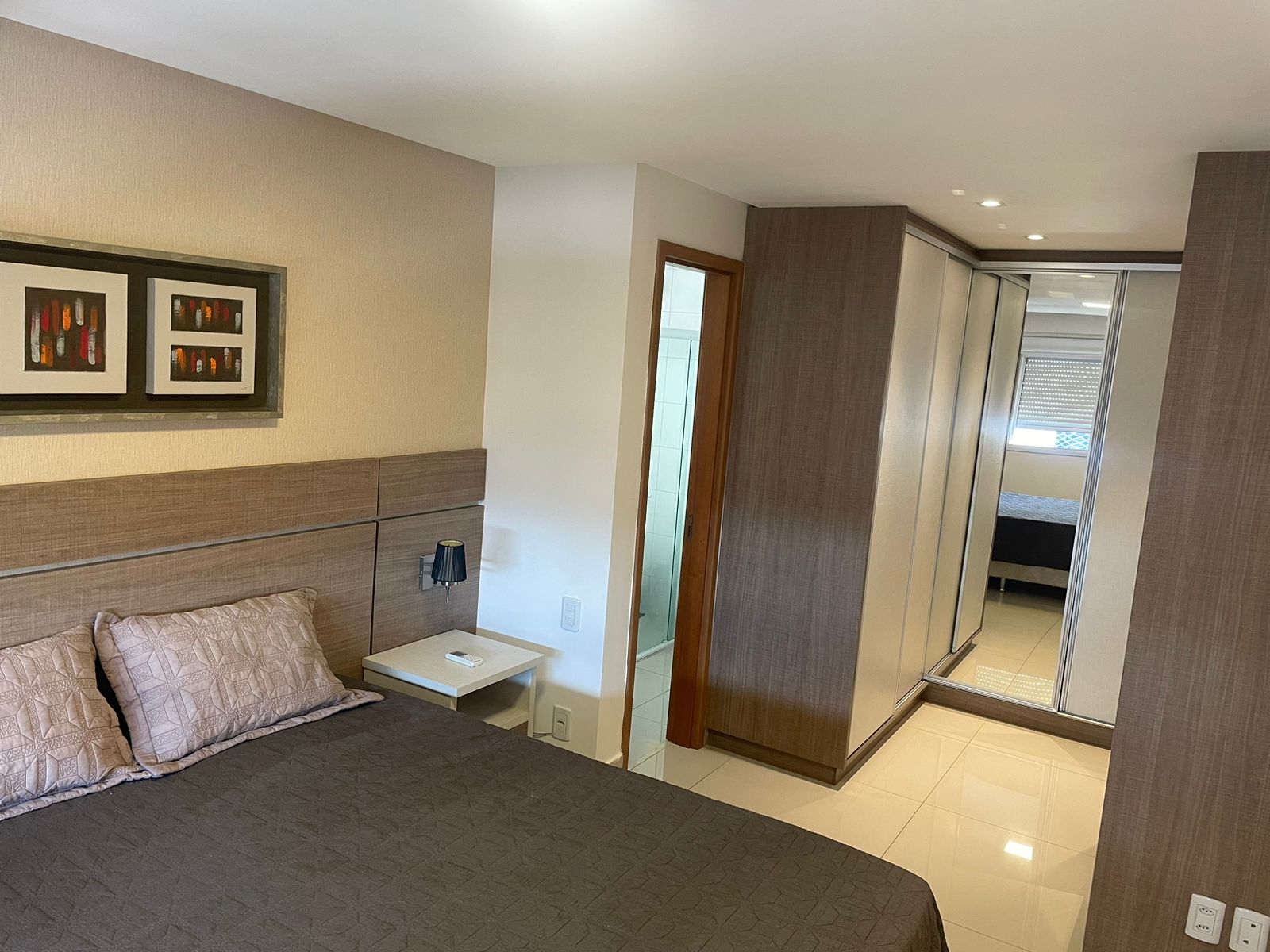 Apartamento 3 suítes para locação / Setor Marista / churrasqueira na varanda / prédio novo / mobiliado