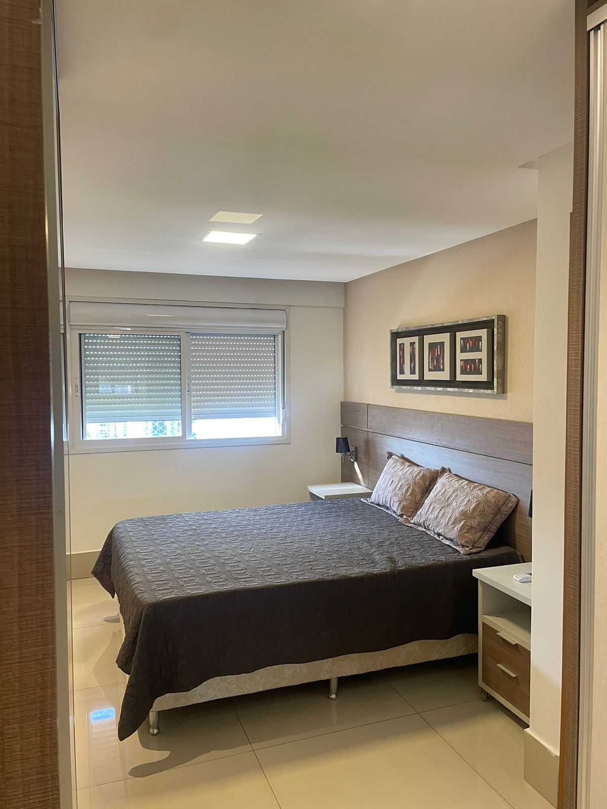 Apartamento 3 suítes para locação / Setor Marista / churrasqueira na varanda / prédio novo / mobiliado