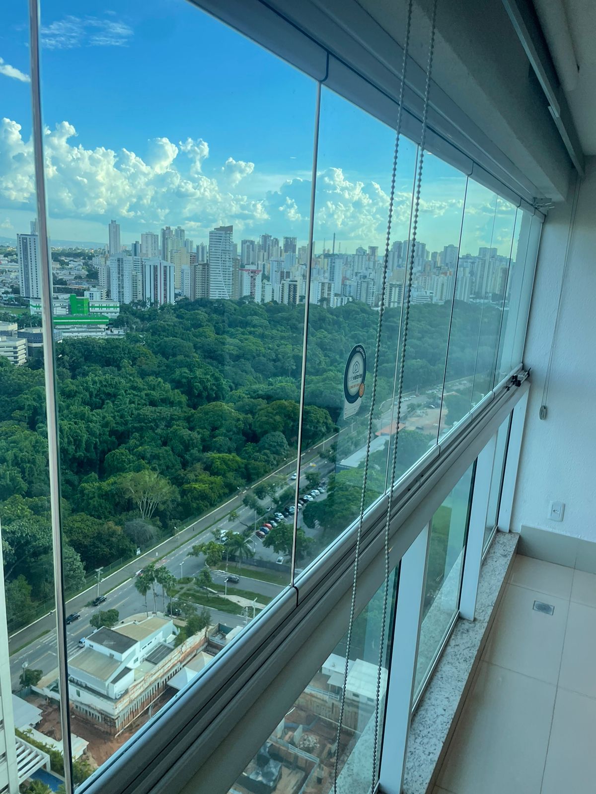 Apartamento 3 suítes para locação / Setor Marista / churrasqueira na varanda / prédio novo / mobiliado