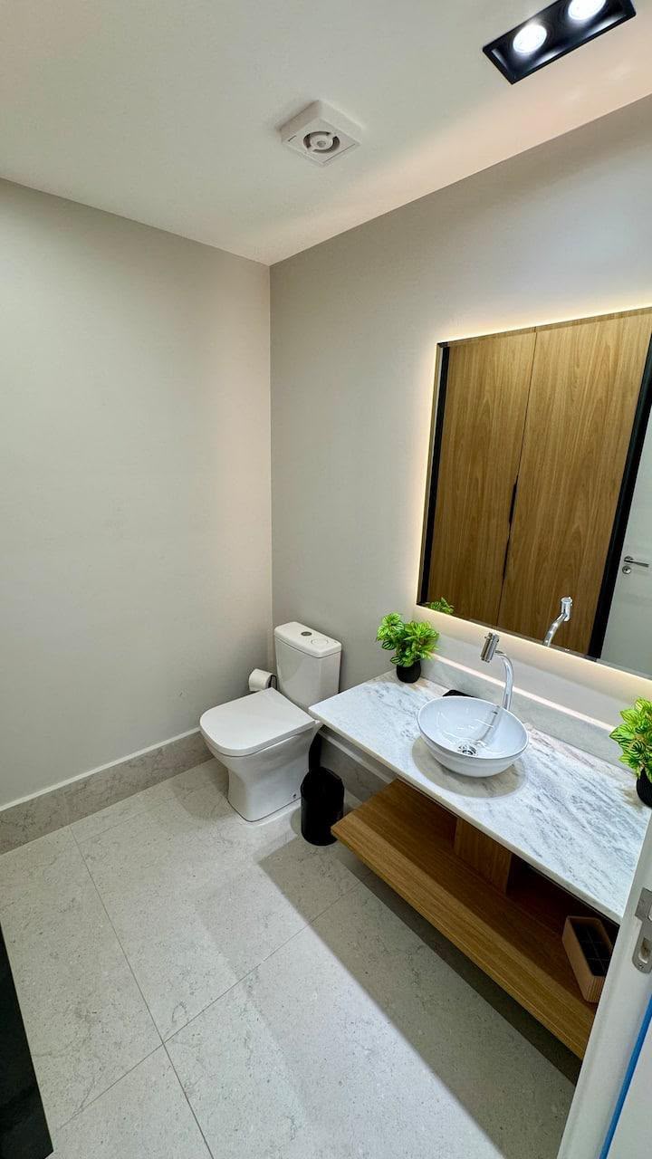 Apartamento à venda Setor Bueno / 2 suítes com lavabo / mobiliado / automatizado e comando de voz Alexa / pronto para Airbnb