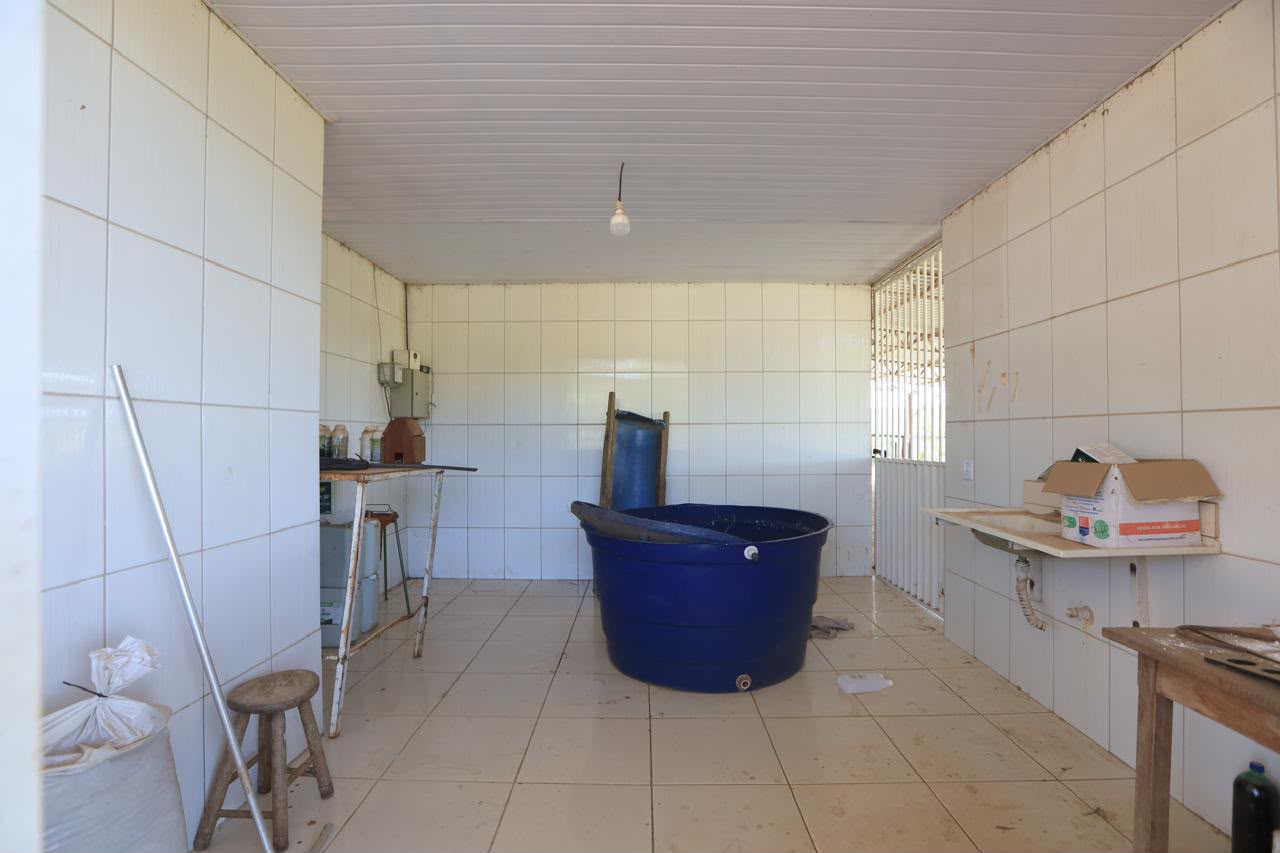 Fazenda de Alto Padrão / 18alq(GO) de Terra de cultura / São Miguel do Passa Quatro / 80km de Goiânia / 400 cabeças de gado / 850 metros de altitude / Fazenda plana / Benfeitorias Completas