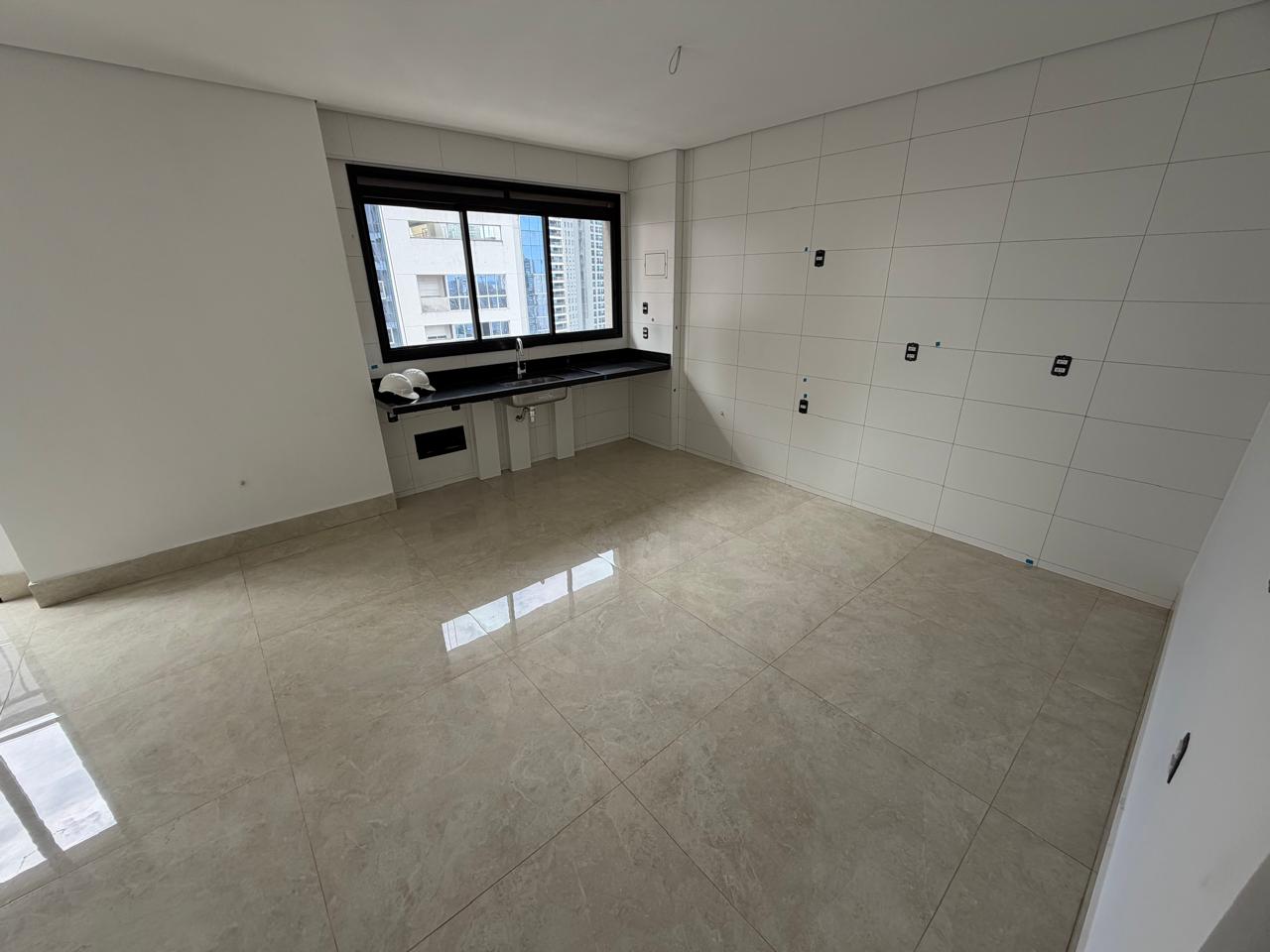 Apartamento Alto Padrão no Residencial Arte Verde - 4 Suítes Plenas com Elevador Privativo, / Setor Marista
