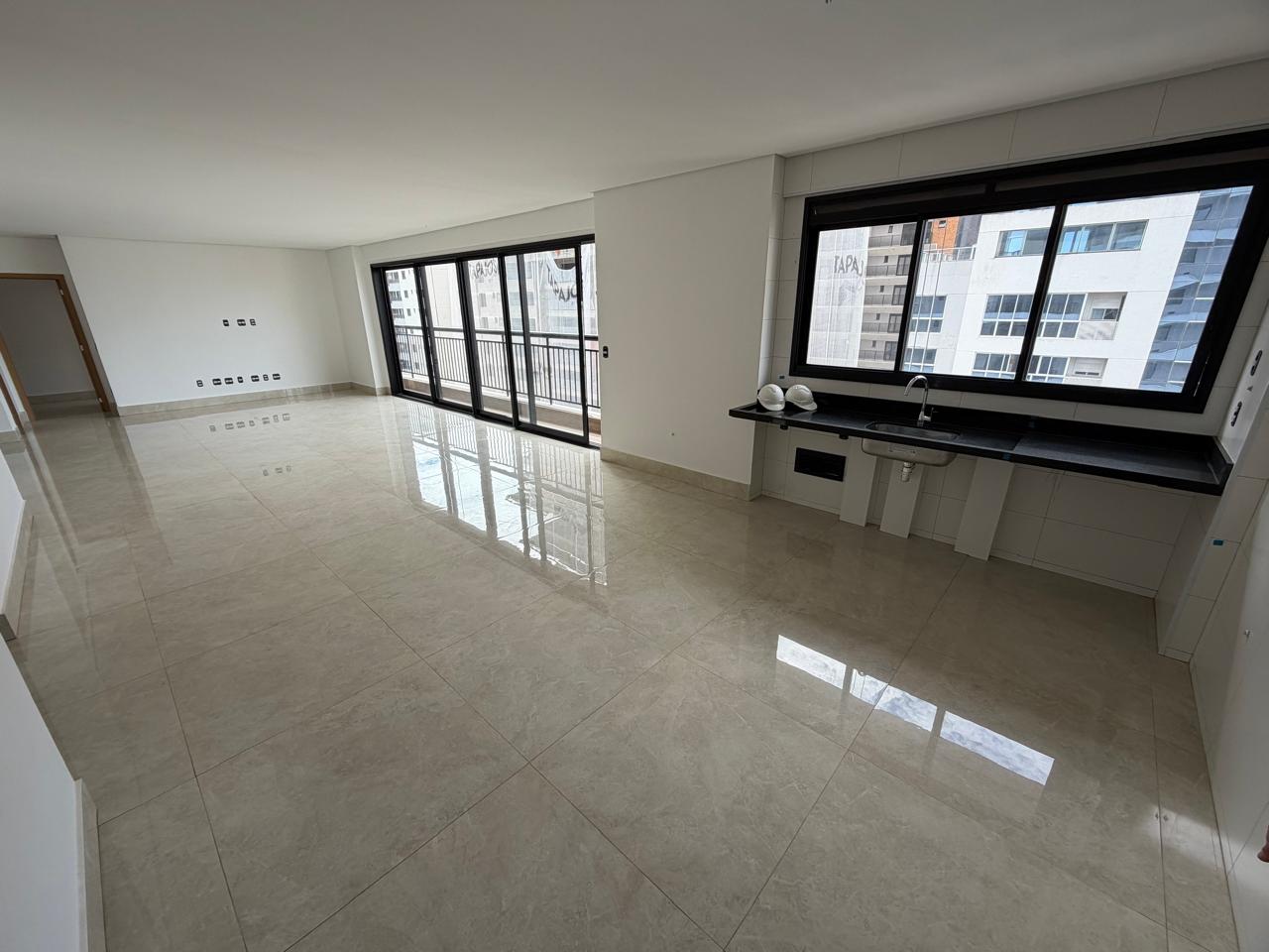 Apartamento Alto Padrão no Residencial Arte Verde - 4 Suítes Plenas com Elevador Privativo, / Setor Marista
