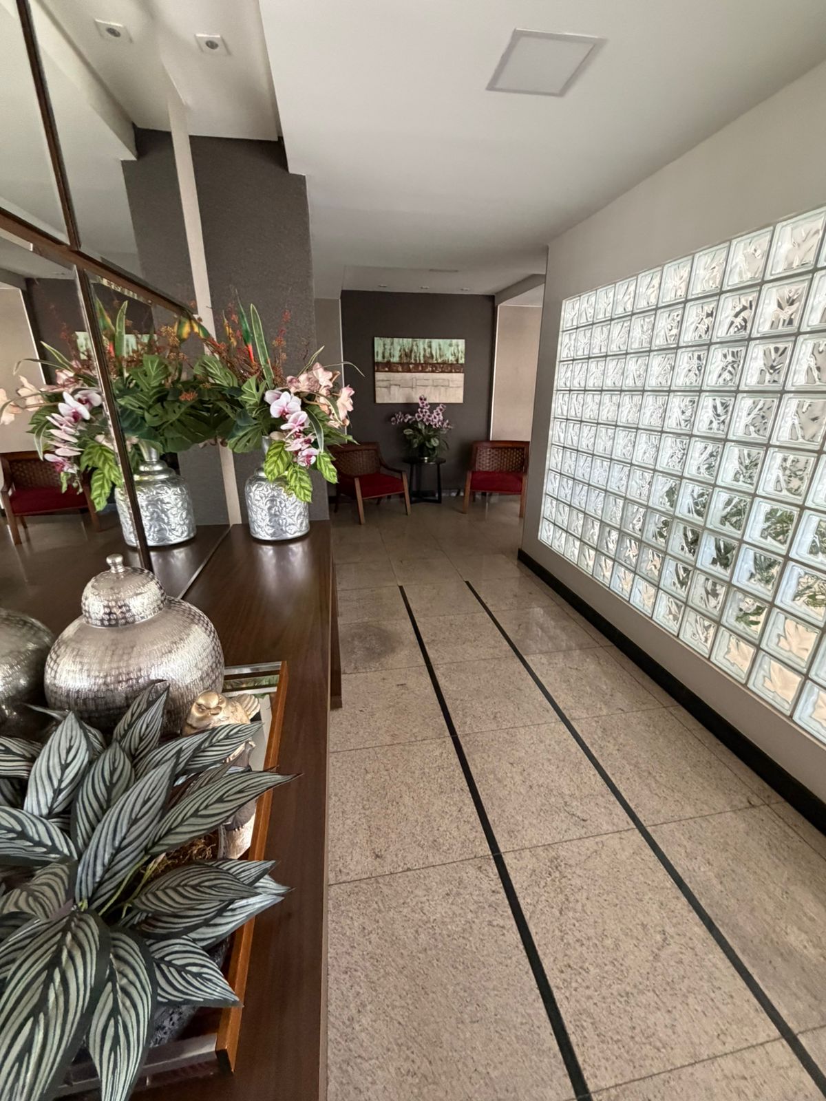 Apto no Residencial Príncipe de Gales de 3 quartos sendo 1 suíte na Nova Suíça